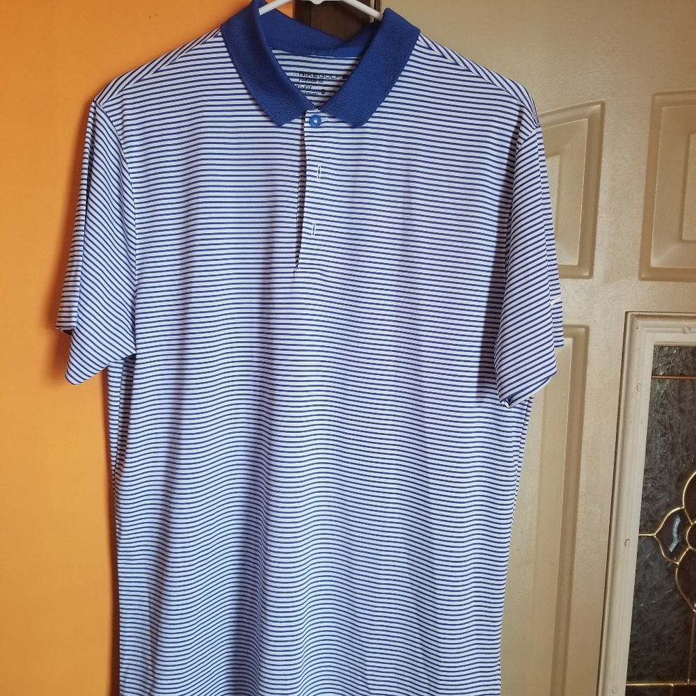 NIKE GOLF T-SHIRT